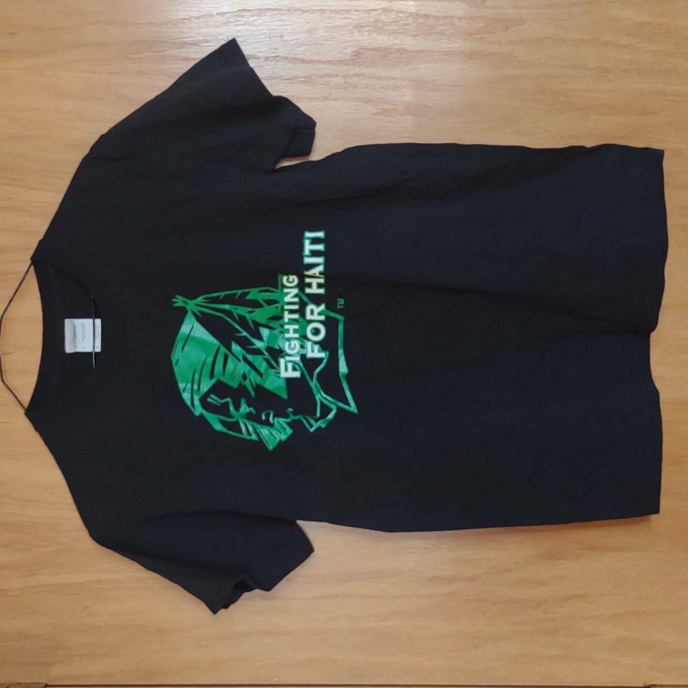 Fighting for Haiti Sioux Indian Head black t shirt boys small short sleeves